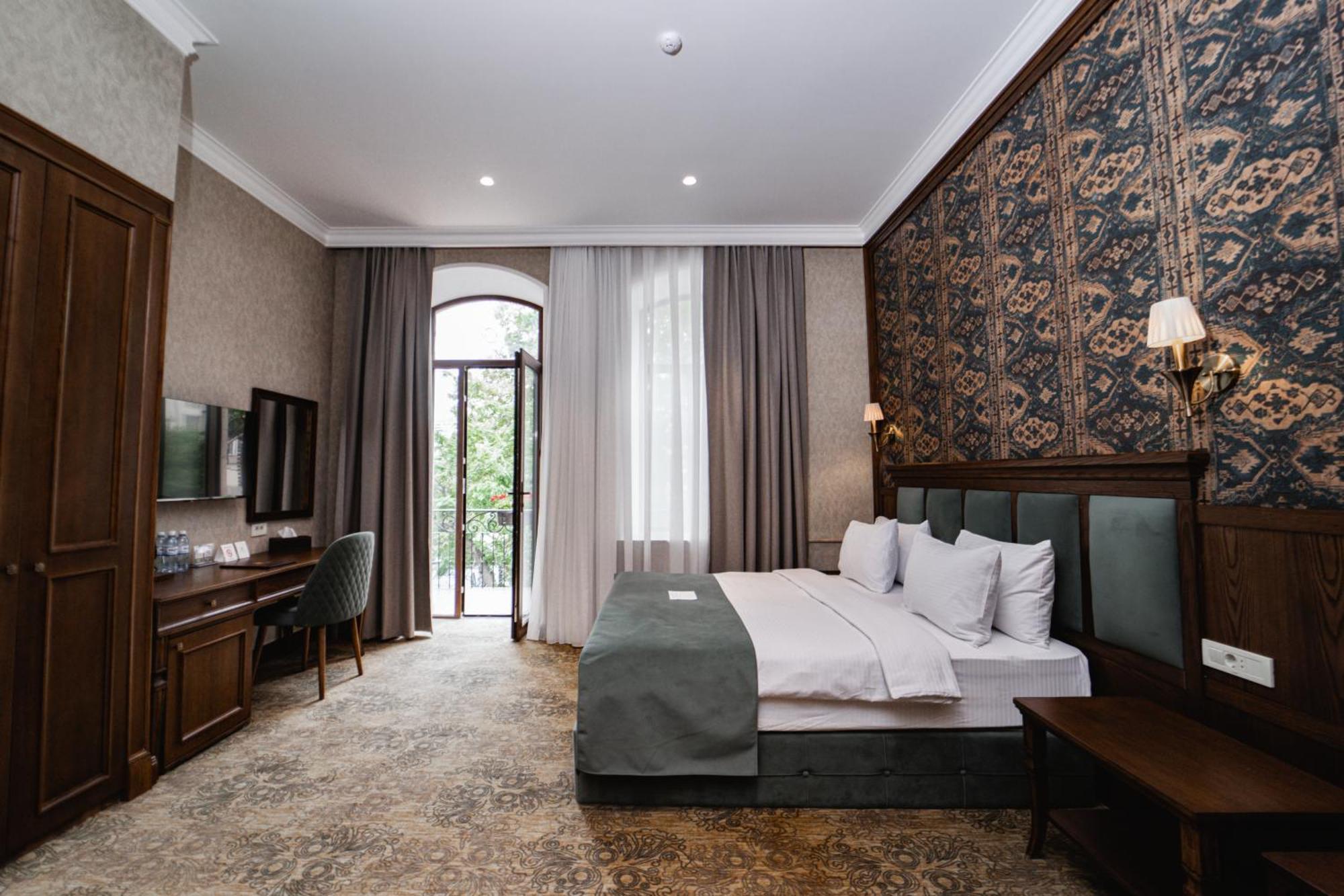 Midway Baku Hotel Exterior photo