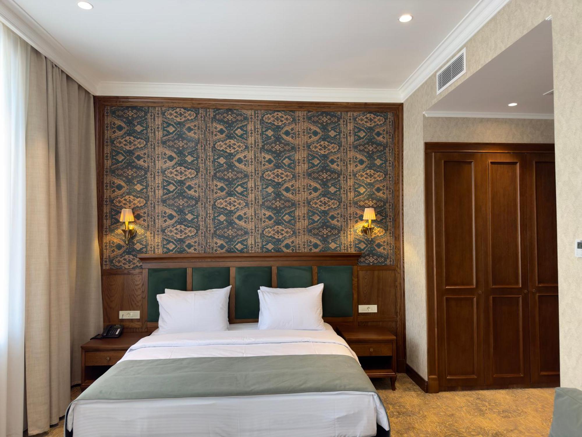 Midway Baku Hotel Exterior photo